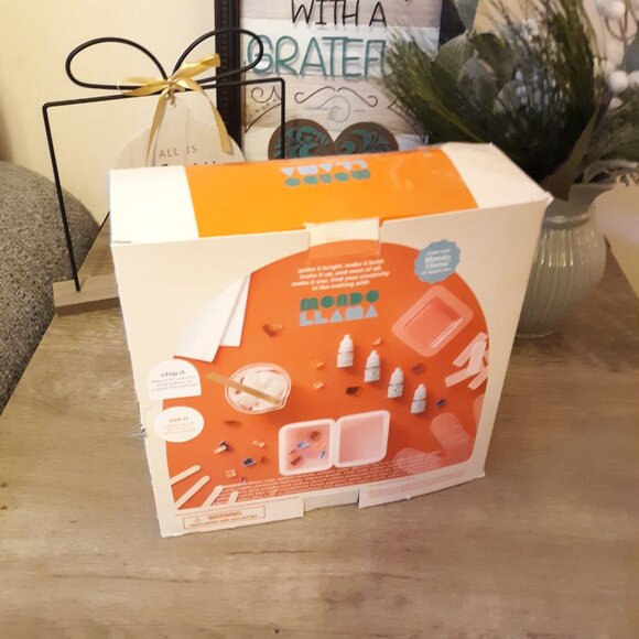 Make-Your-Own Soap Craft Kit - Colorful Soap Making Kit - Mondo Llama - Picture 6 of 6